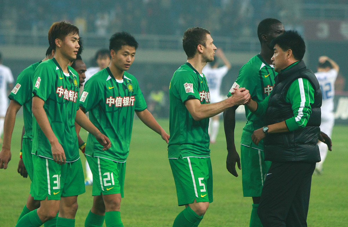 雄狮队关键时刻发挥出色,翻盘成功 雄狮队关键时刻发挥出色,翻盘成功