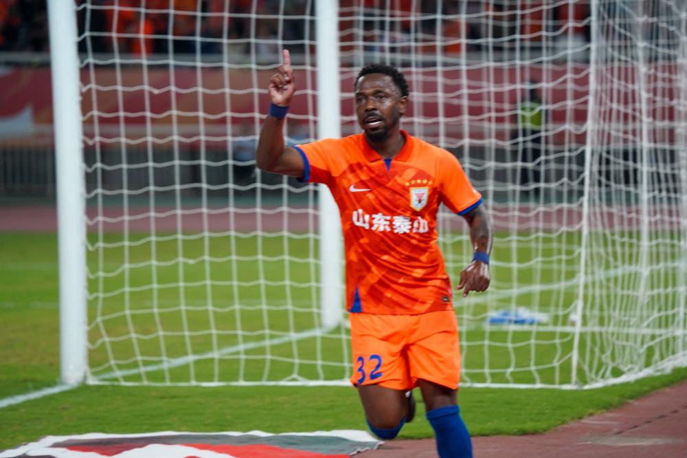 雄狮队关键时刻发挥出色,翻盘成功 雄狮队关键时刻发挥出色,翻盘成功